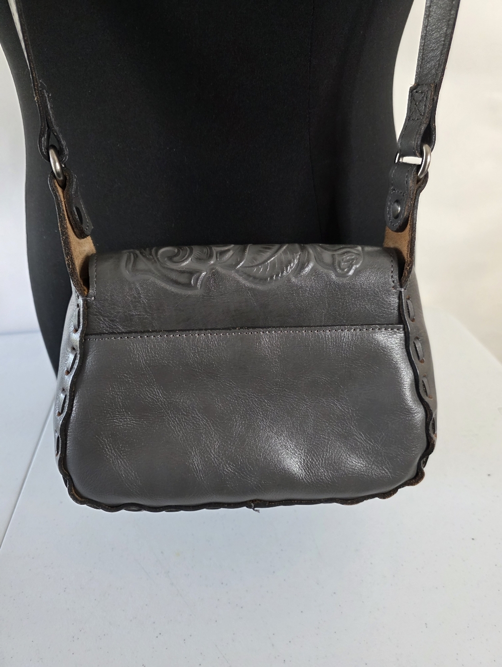 Patricia Nash Metallic Gray Tooled Leather Crossbody Bag - Picture 3 of 15